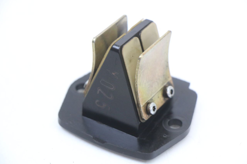 photo de OBUDOWA ZAWORÓW KRZYWKOWYCH PIAGGIO VESPA LX 2T 50 (2005 - 2013) - Zbliżenie techniczne