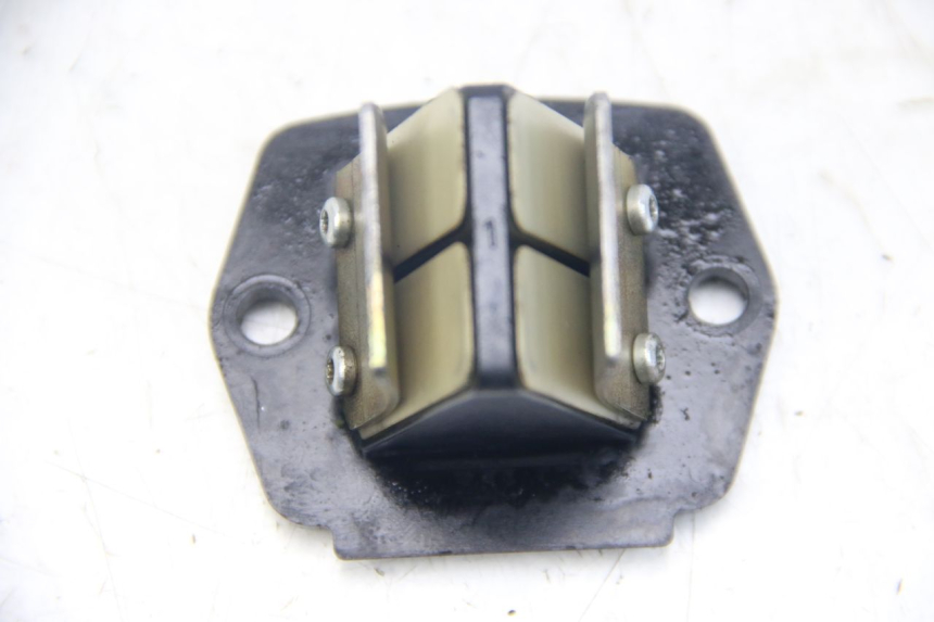 photo de OBUDOWA ZAWORÓW KANAŁOWYCH PIAGGIO VESPA S 2T 50 (2007 - 2014) - Zoom stanu zużycia