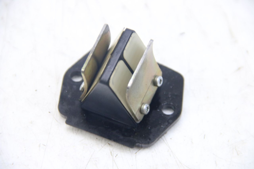 photo de OBUDOWA ZAWORÓW KANAŁOWYCH PIAGGIO VESPA S 2T 50 (2007 - 2014) - Stan powierzchni