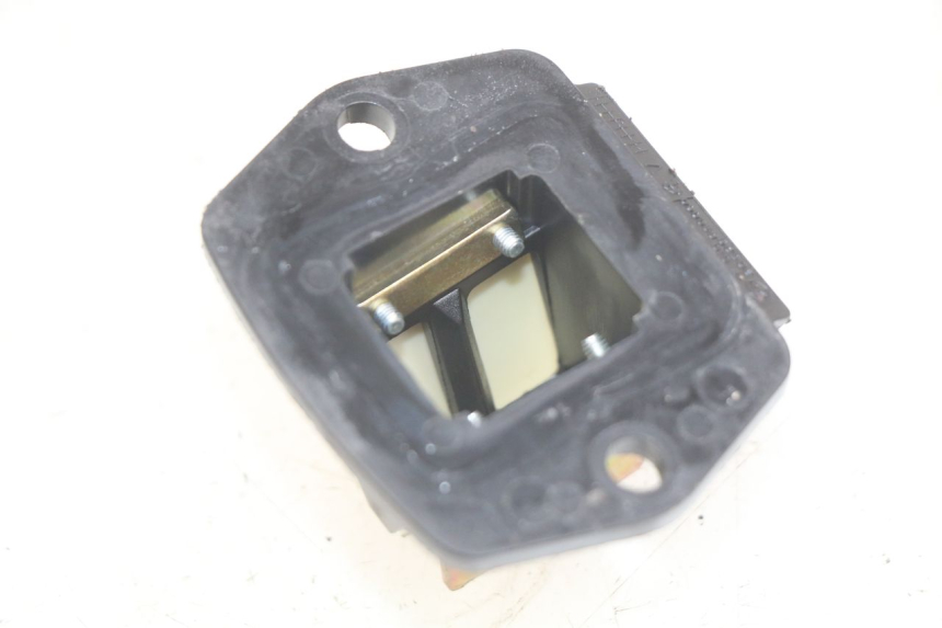 photo de OBUDOWA ZAWORÓW KANAŁOWYCH PIAGGIO VESPA S 2T 50 (2007 - 2014) - Szczegół części