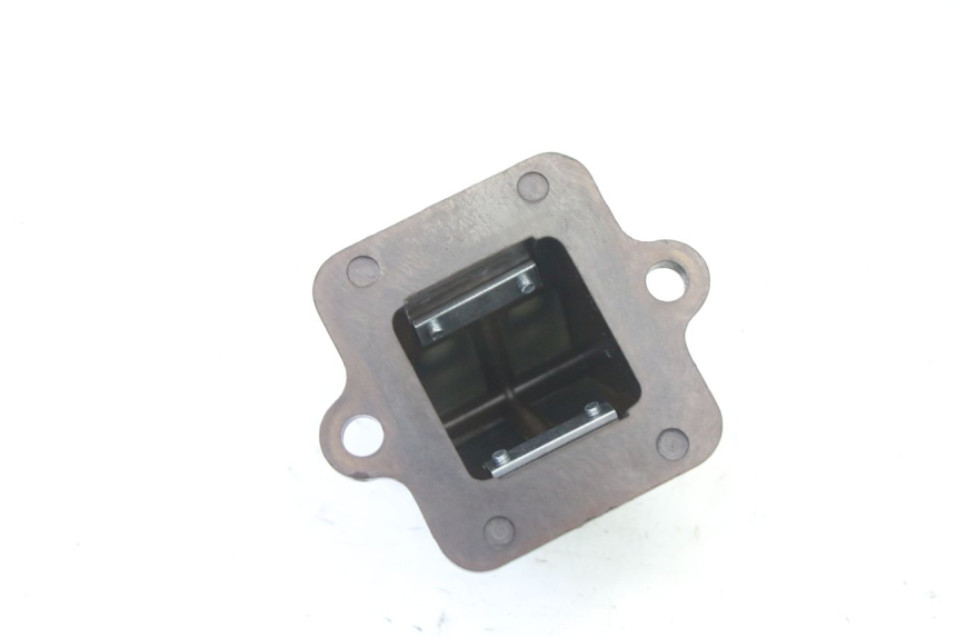 photo de OBUDOWA ZAWORÓW KANAŁOWYCH PEUGEOT VIVACITY NEW 2T 50 (2008 - 2017) - Inny kąt widzenia