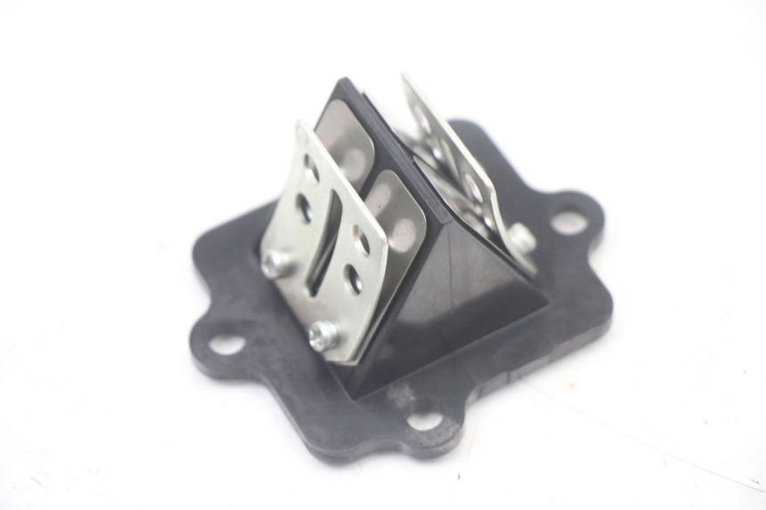 photo de OBUDOWA ZAWORÓW KRZYWKOWYCH YAMAHA AEROX 50 (1997 - 2006) - Widok główny