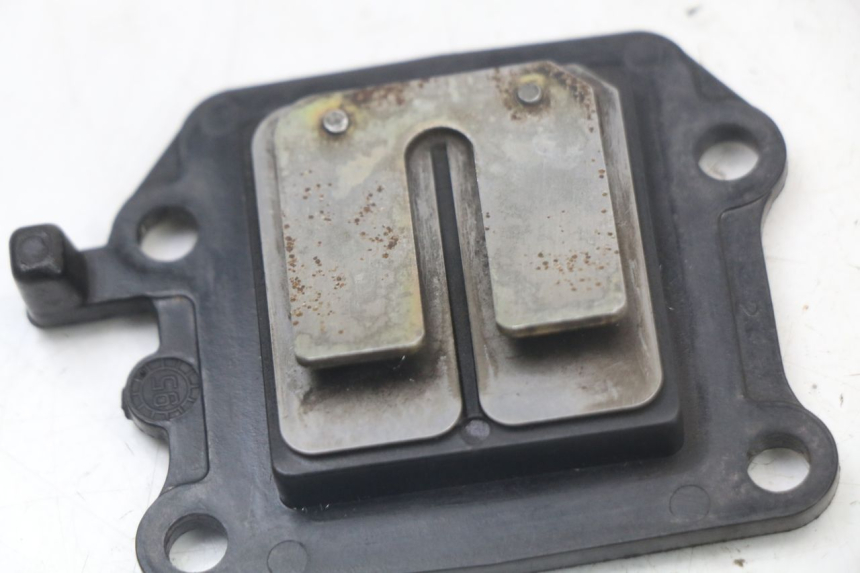 photo de OBUDOWA ZAWORÓW KRZYWKOWYCH YAMAHA BW'S NG NEXT GENERATION 50 (1996 - 2003) - Szczegół części