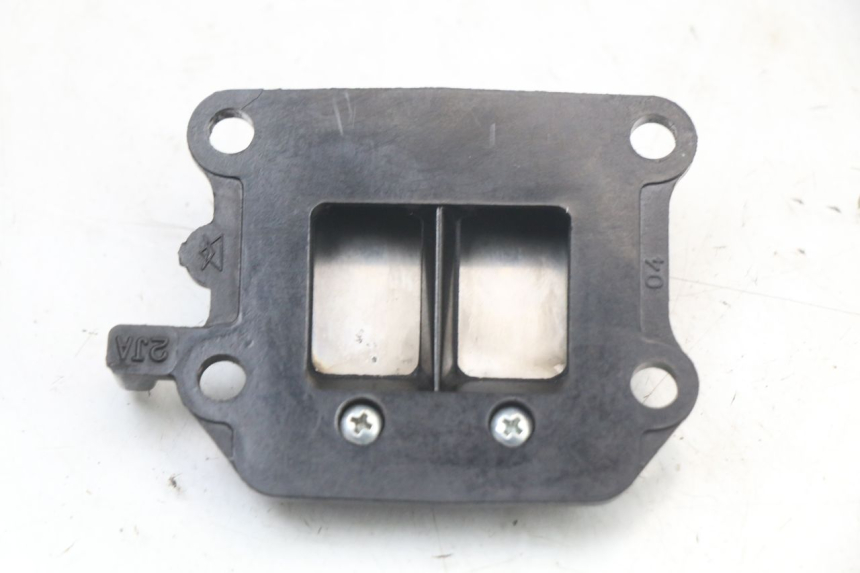 photo de OBUDOWA ZAWORÓW KRZYWKOWYCH YAMAHA BW'S NG NEXT GENERATION 50 (1996 - 2003) - Zbliżenie techniczne