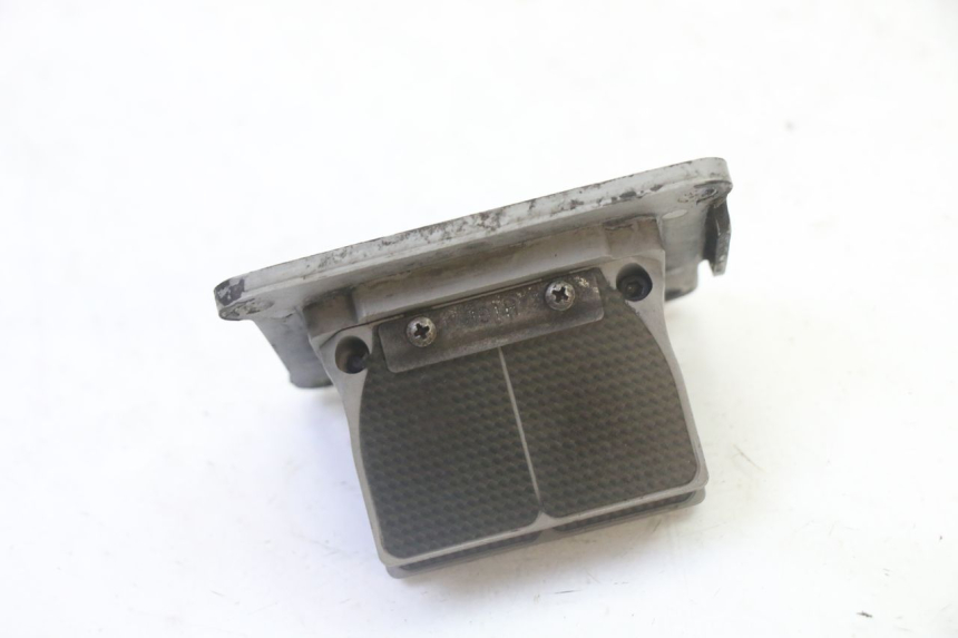 photo de OBUDOWA ZAWORÓW KANAŁOWYCH YAMAHA YZ 125 (1998 - 2005) - Inny kąt widzenia