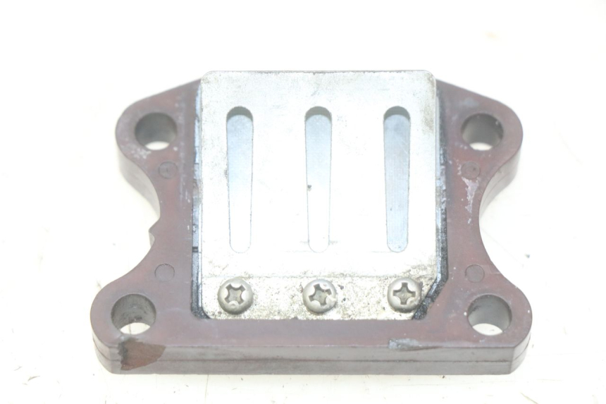 photo de OBUDOWA ZAWORÓW KRZYWKOWYCH PEUGEOT ZENITH 50 (1994 - 1999) - Inny kąt widzenia