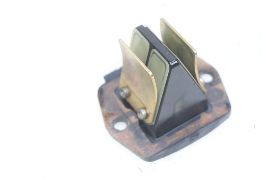 photo de OBUDOWA ZAWORÓW KANAŁOWYCH PIAGGIO ZIP 2T 50 (2009 - 2019) - Szczegół części