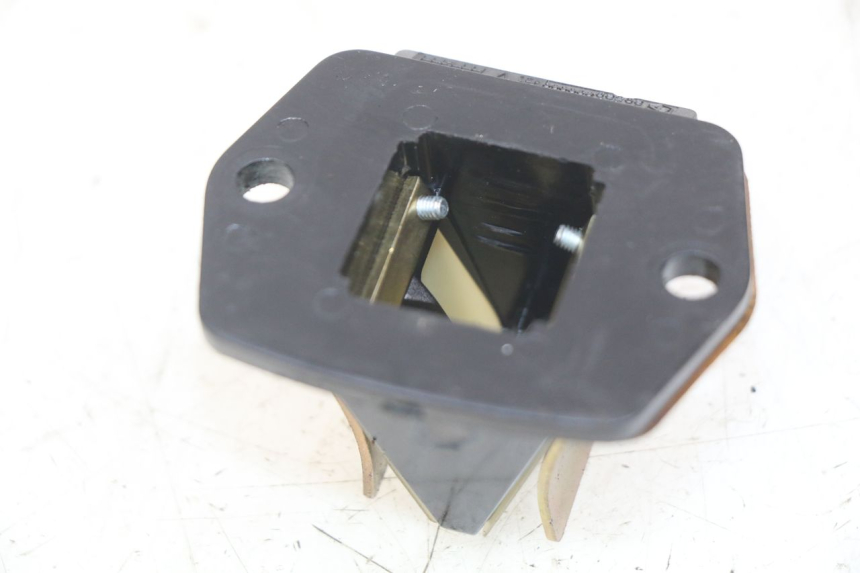 photo de OBUDOWA ZAWORÓW KANAŁOWYCH PIAGGIO ZIP 2T 50 (2009 - 2019) - Zoom stanu zużycia