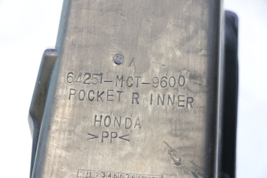photo de SCHOWEK NA RĘKAWICZKI HONDA FJS SILVER WING SILVERWING 400 (2005 - 2008) - Zbliżenie techniczne