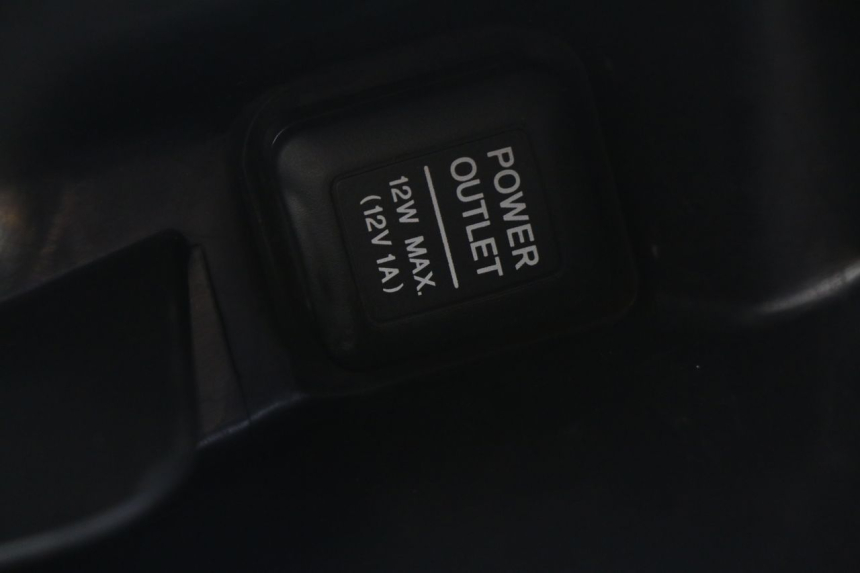 photo de SCHOWEK NA RĘKAWICZKI HONDA FORZA 125 (2015 - 2016) - Szczegół części