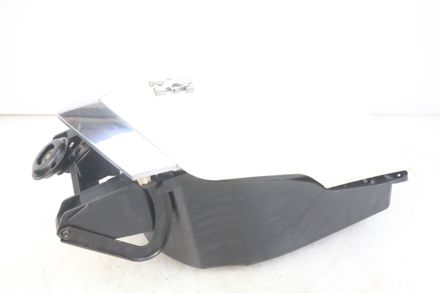 photo de SCHOWEK NA RĘKAWICZKI PEUGEOT VIVACITY NEW 4T 50 (2008 - 2017) - Stan powierzchni