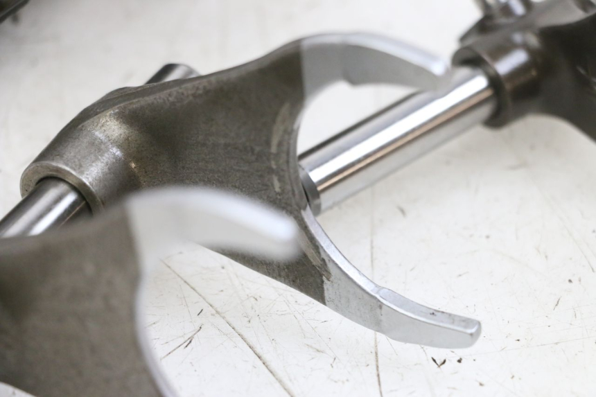 photo de SKRZYNIA BIEGÓW MV AGUSTA BRUTALE R WALLY 910 (2008 - 2008) - Widok z bliska