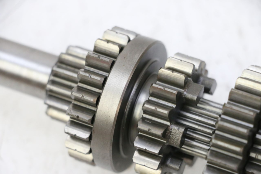 photo de SKRZYNIA BIEGÓW HONDA CBF 125 (2009 - 2015) - Zbliżenie komponentów