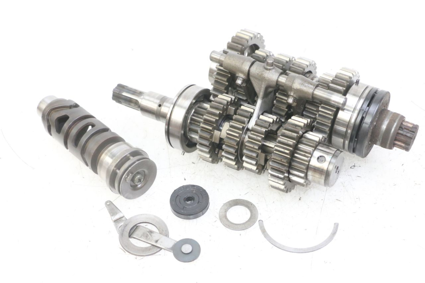 photo de SKRZYNIA BIEGÓW SUZUKI GS GSE 500 (2001 - 2003) - Widok główny