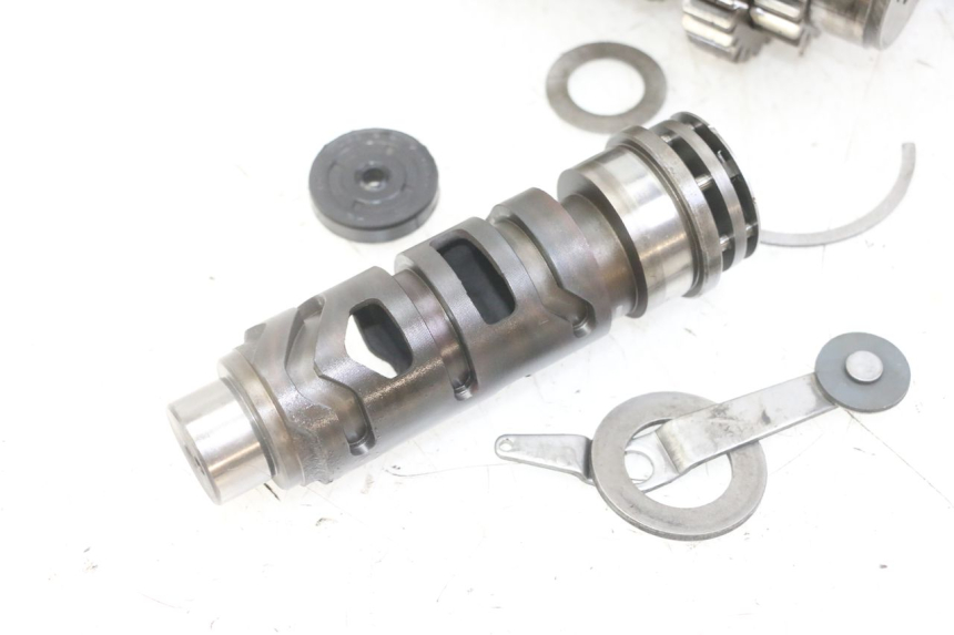 photo de SKRZYNIA BIEGÓW SUZUKI GS GSE 500 (2001 - 2003) - Struktura - zbliżenie