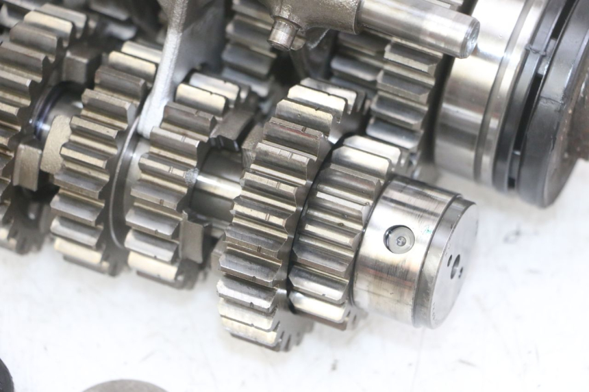 photo de SKRZYNIA BIEGÓW SUZUKI GS GSE 500 (2001 - 2003) - Inny kąt widzenia