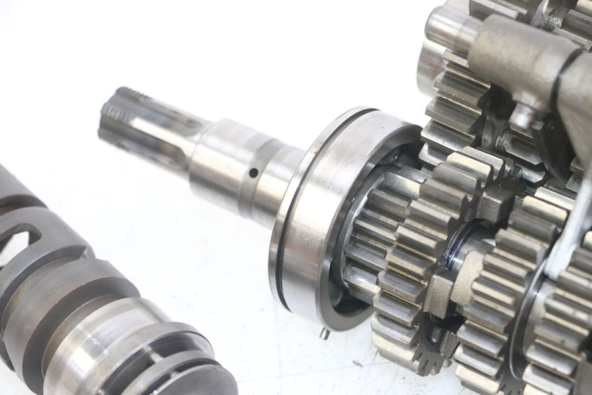 photo de SKRZYNIA BIEGÓW SUZUKI GS GSE 500 (2001 - 2003) - Zbliżenie techniczne