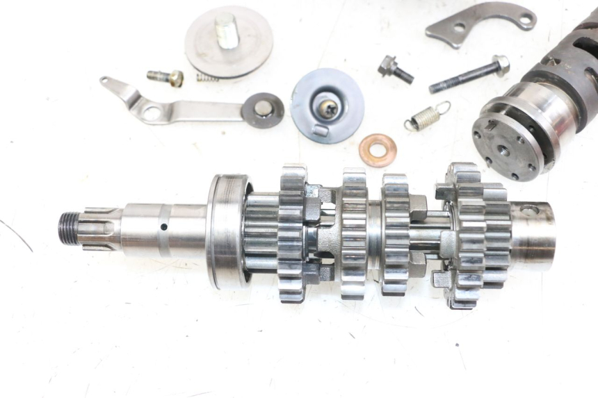 photo de SKRZYNIA BIEGÓW SUZUKI GSX E 250 (1982 - 1983) - Zoom jakości