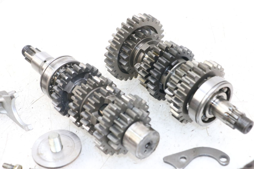 photo de SKRZYNIA BIEGÓW SUZUKI GSX E 250 (1982 - 1983) - Widok profilu