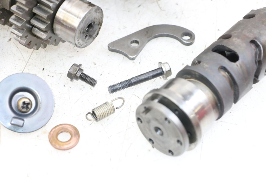 photo de SKRZYNIA BIEGÓW SUZUKI GSX E 250 (1982 - 1983) - Szczegół części