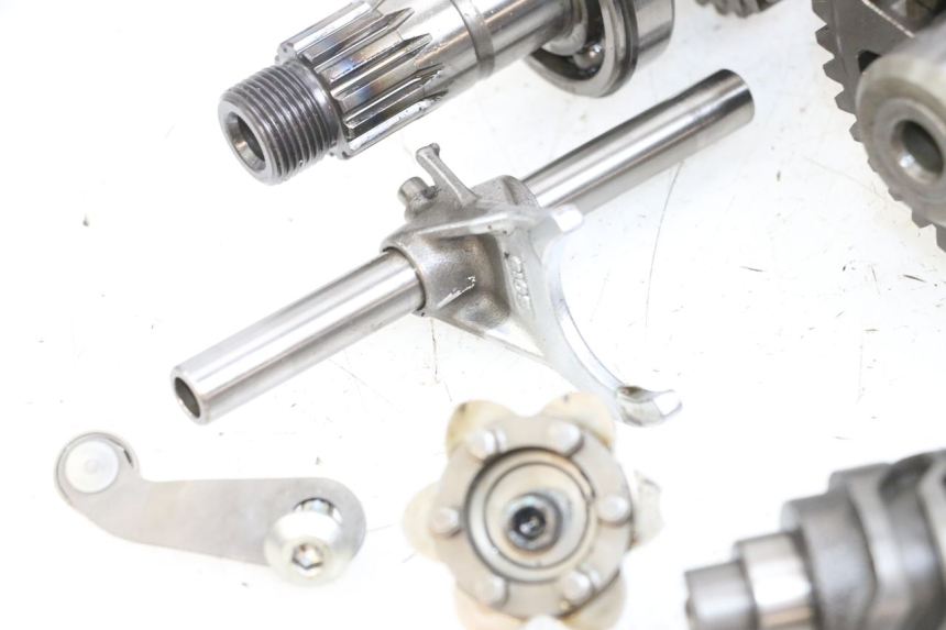 photo de SKRZYNIA BIEGÓW KAWASAKI NINJA 400 (2018 - 2023) - Struktura - zbliżenie