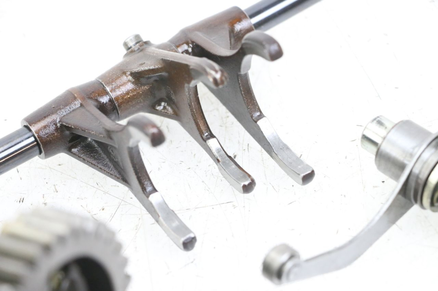 photo de SKRZYNIA BIEGÓW MOTO GUZZI NORGE 8V GT 1200 (2011 - 2016) - Inny kąt widzenia