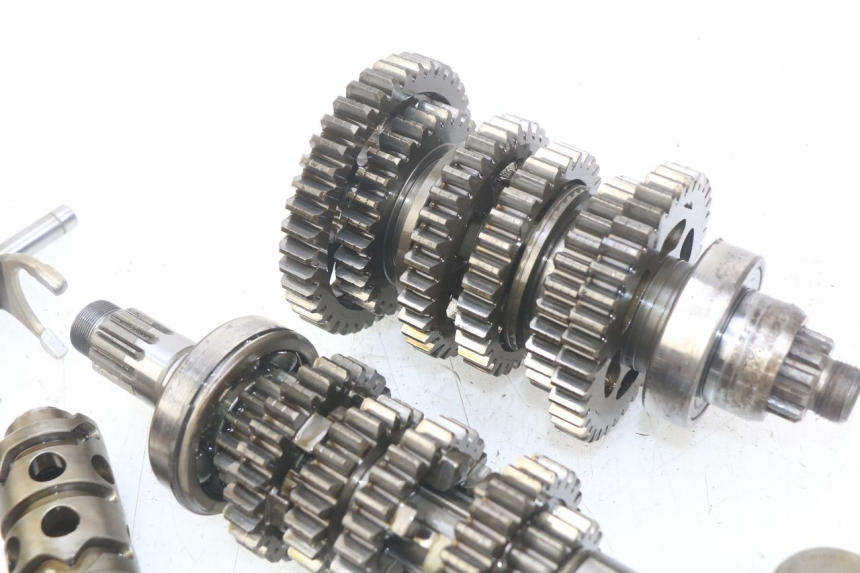 photo de SKRZYNIA BIEGÓW TRIUMPH SPRINT ST 955 (1999 - 2001) - Widok profilu