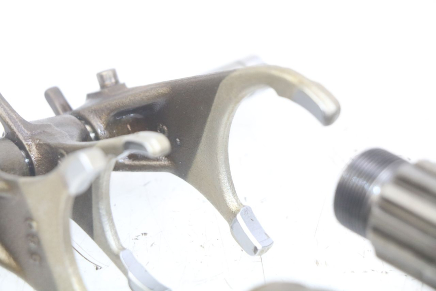 photo de SKRZYNIA BIEGÓW TRIUMPH SPRINT ST 955 (1999 - 2001) - Inny kąt widzenia