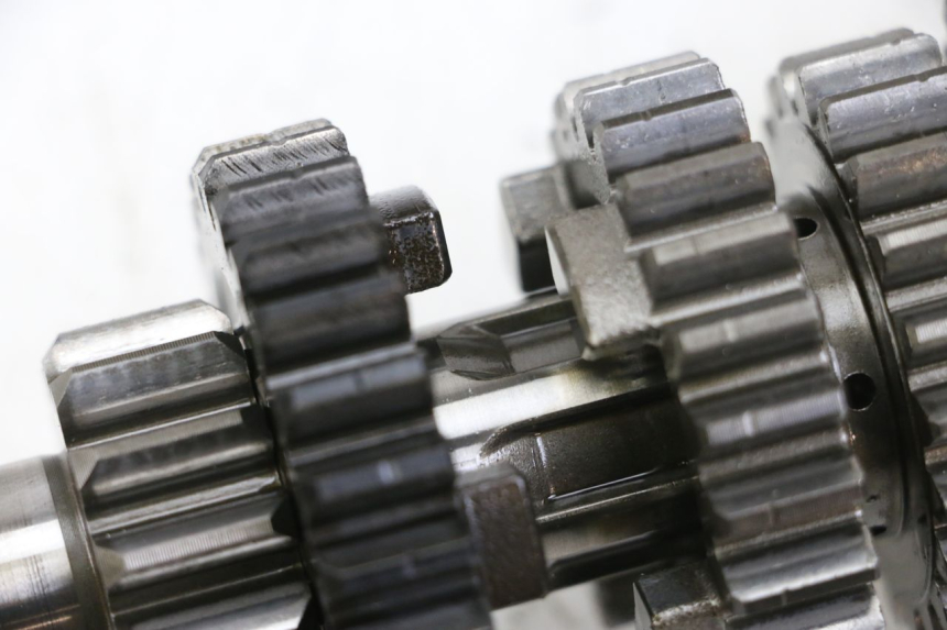 photo de SKRZYNIA BIEGÓW SUZUKI SV S 650 (1999 - 2002) - Struktura - zbliżenie