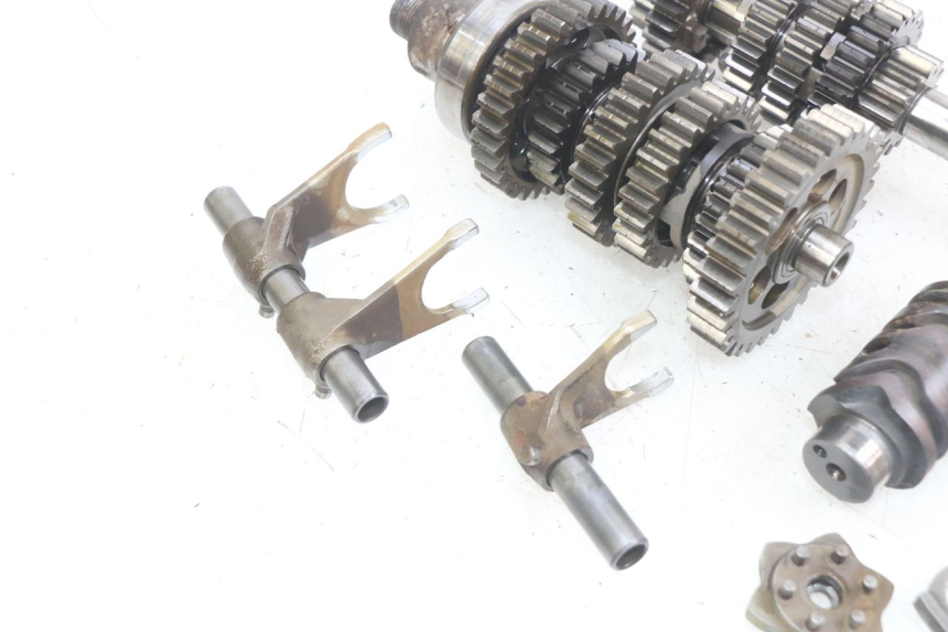 photo de SKRZYNIA BIEGÓW SUZUKI SV N 650 (1999 - 2002) - Widok główny