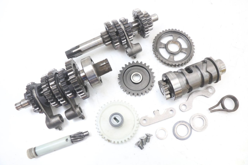 photo de SKRZYNIA BIEGÓW SUZUKI TS X 80 (1984 - 1988) - Widok główny