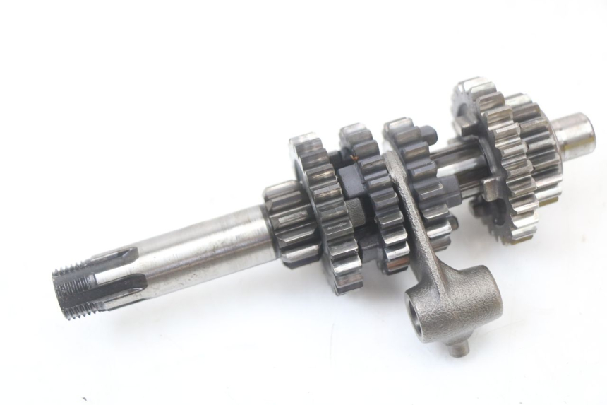 photo de SKRZYNIA BIEGÓW SUZUKI TS X 80 (1984 - 1988) - Zbliżenie techniczne