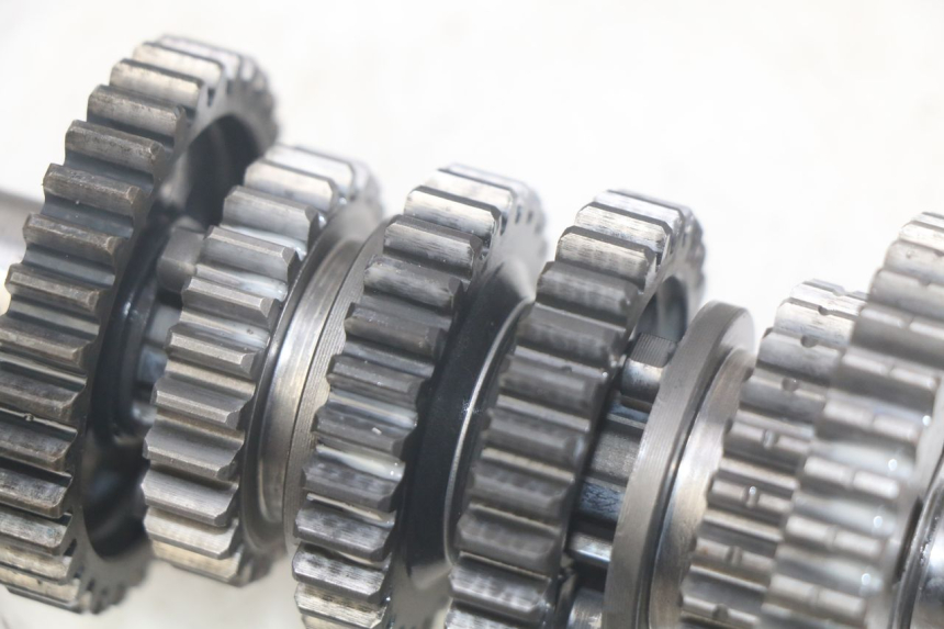 photo de SKRZYNIA BIEGÓW PEUGEOT XP6 50 (2006 - 2011) - Zbliżenie komponentów