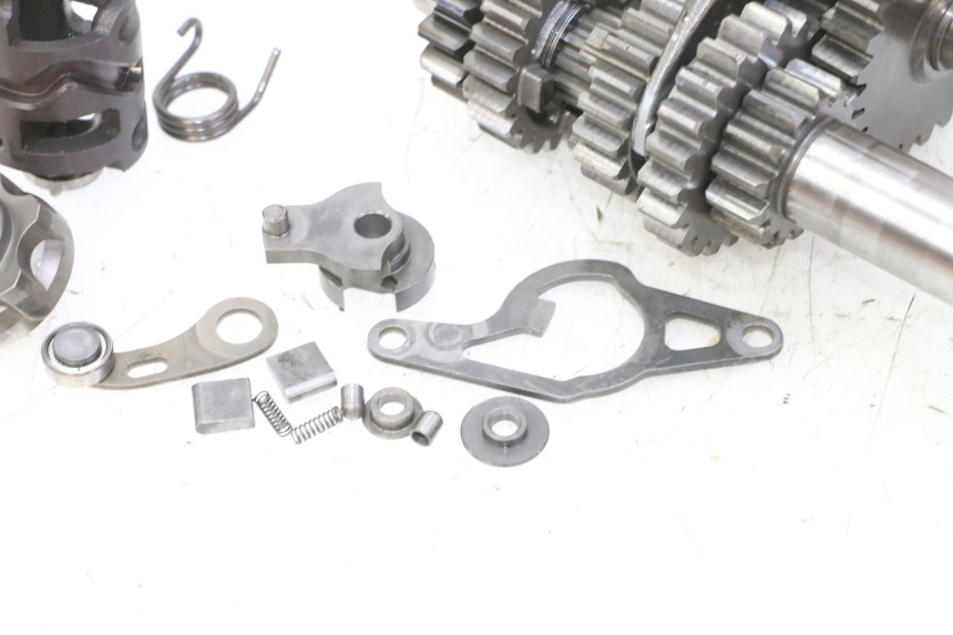 photo de SKRZYNIA BIEGÓW YAMAHA YZF YZ-F 450 (2014 - 2016) - Zbliżenie techniczne