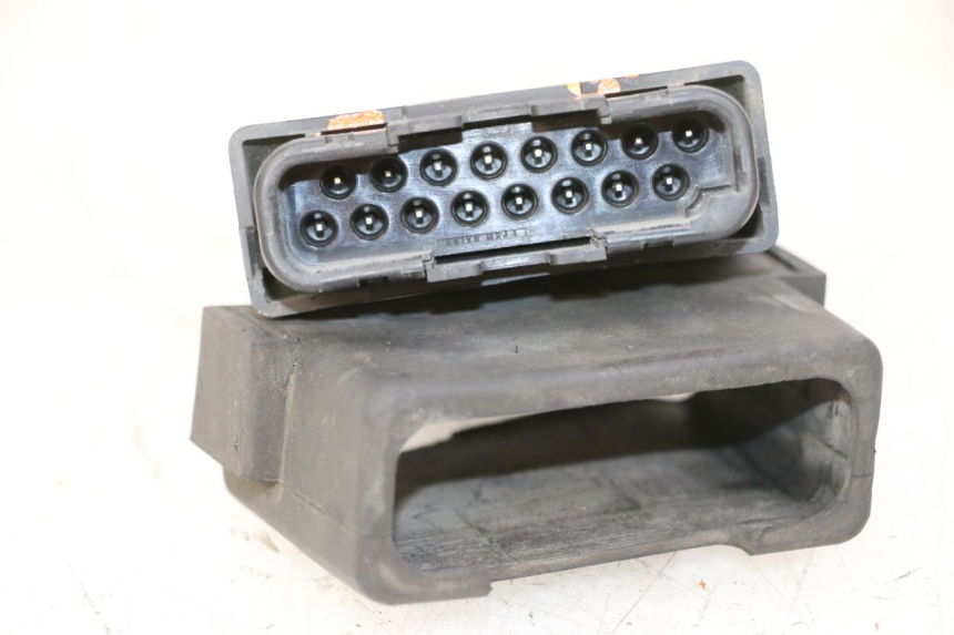 photo de MODUŁ CDI HONDA CBR RR FIREBLADE 900 (1992 - 1994) - Punkty mocowania