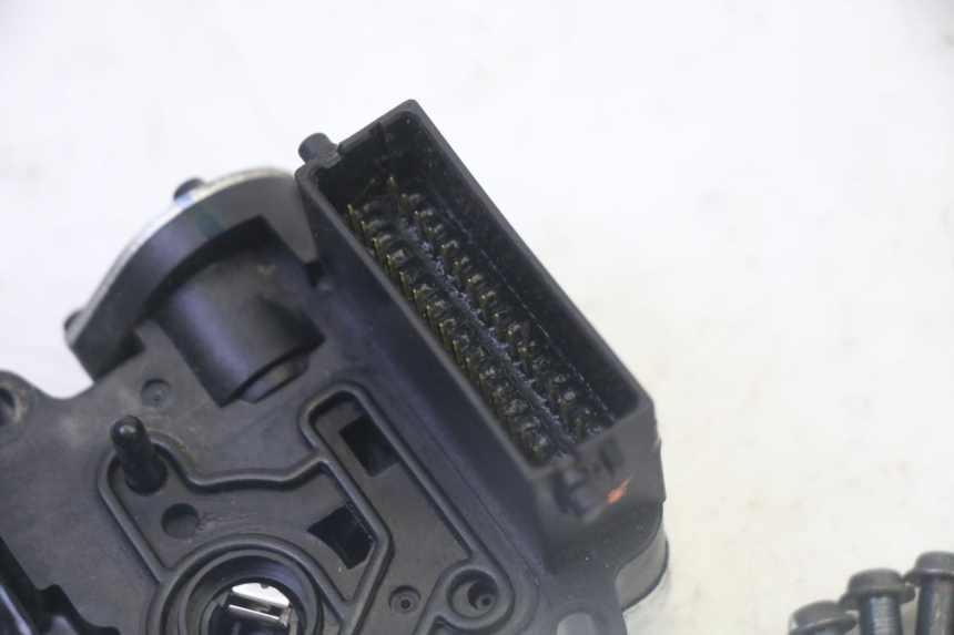 photo de MODUŁ CDI HONDA FES S-WING SWING ABS 125 (2007 - 2015) - Zoom stanu zużycia