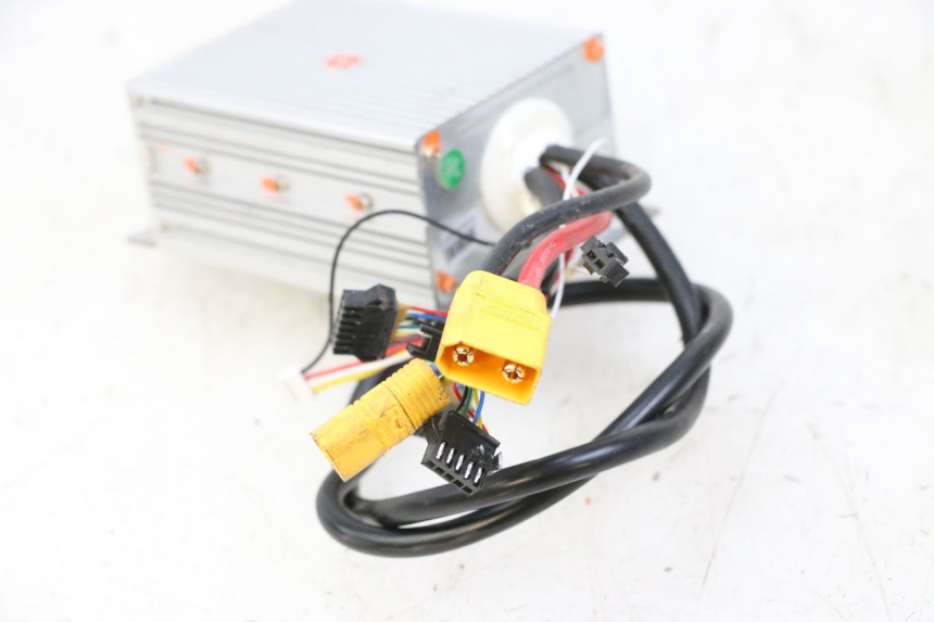 photo de MODUŁ CDI KUKIRIN G2 MASTER 1 - Zbliżenie techniczne