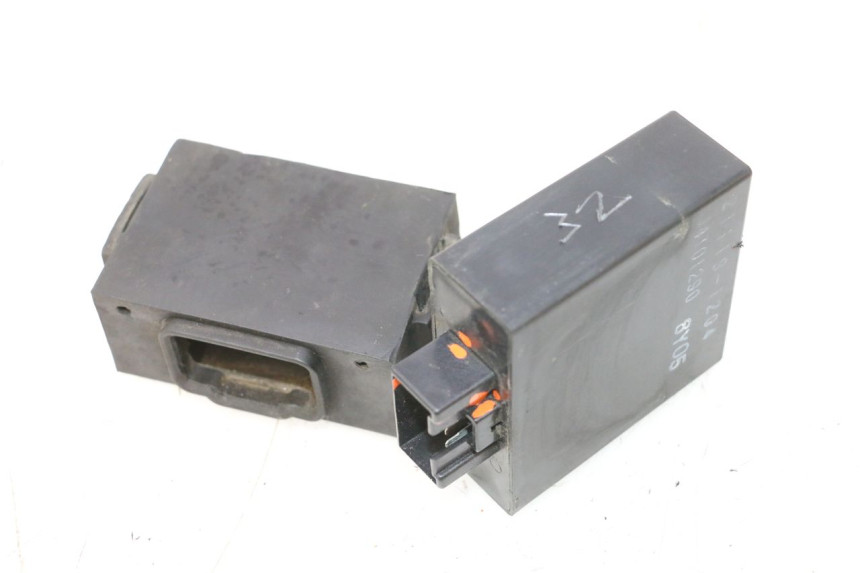 photo de OBUDOWA CDI KAWASAKI GPX F ZX750F 750 (1986 - 1990) - Zoom stanu zużycia