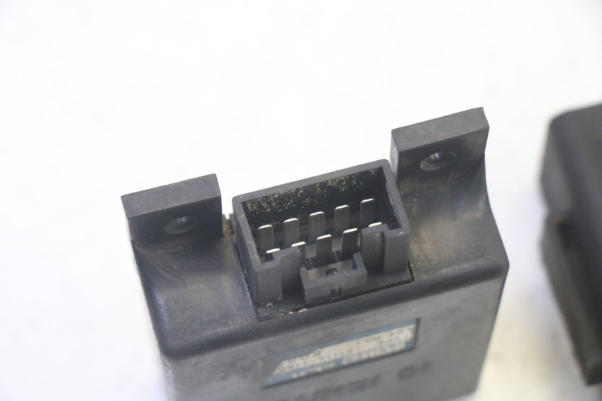 photo de MODUŁ CDI KAWASAKI GPX R WARBIRD 600 (1988 - 1993) - Inny kąt widzenia