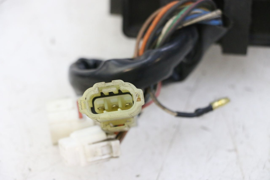 photo de MODUŁ CDI YAMAHA YP MAJESTY 125 (2002 - 2006) - Inny kąt widzenia