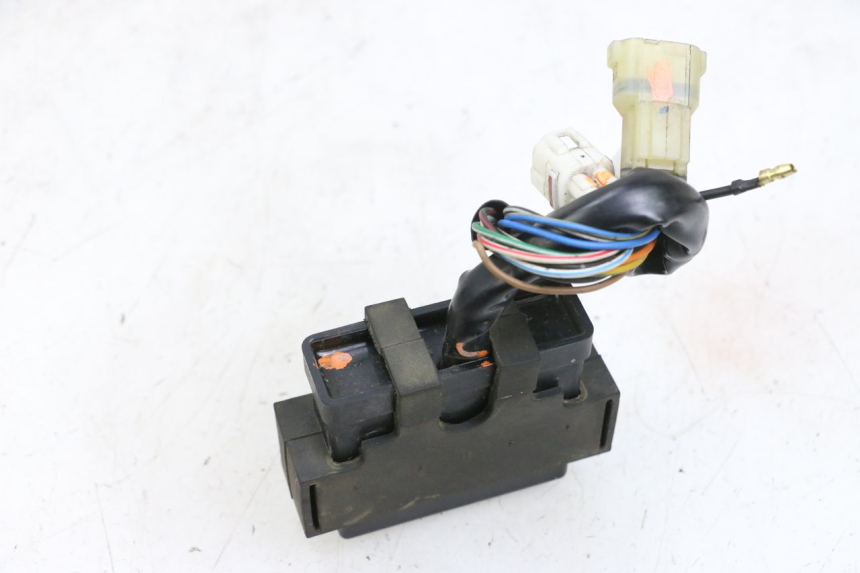 photo de MODUŁ CDI YAMAHA YP MAJESTY 125 (2002 - 2006) - Zbliżenie techniczne