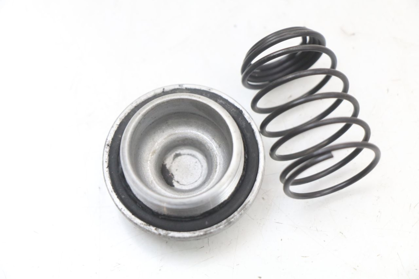 photo de KOREK MISKI OLEJOWEJ PEUGEOT KISBEE 4T 50 (2010 - 2017) - Inny kąt widzenia