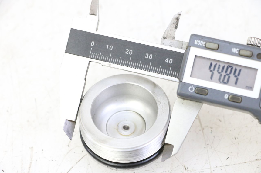 photo de ZAŚLEPKA WIDEŁEK APRILIA ETX 125 (1998 - 2002) - Szczegół części