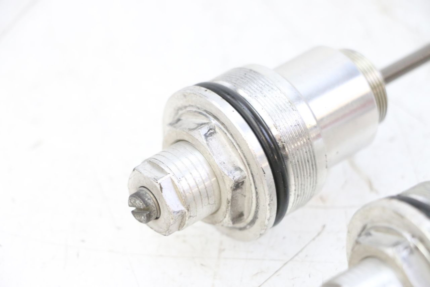 photo de ZAŚLEPKA WIDEŁEK YAMAHA TDM ABS 900 (2002 - 2014) - Zbliżenie techniczne