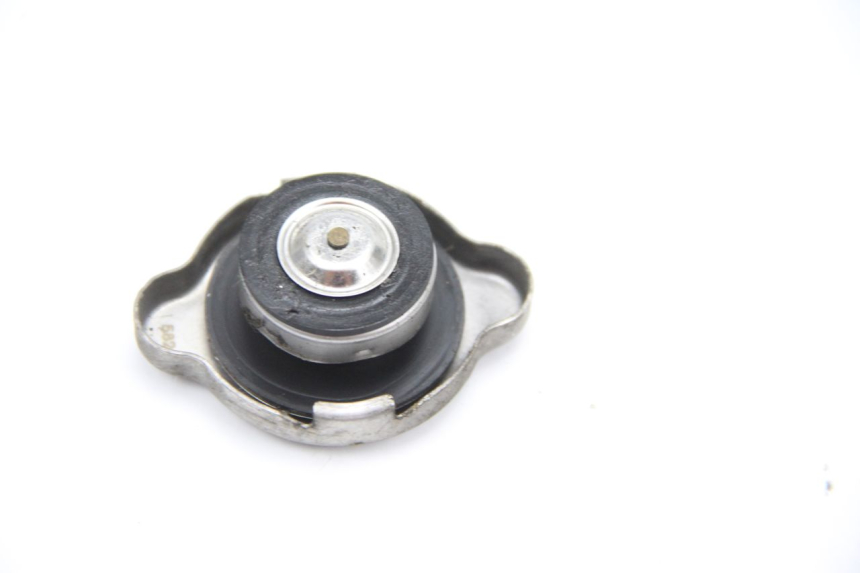 photo de KOREK CHŁODNICY HONDA FES PANTHEON 125 (2003 - 2007) - Szczegół części