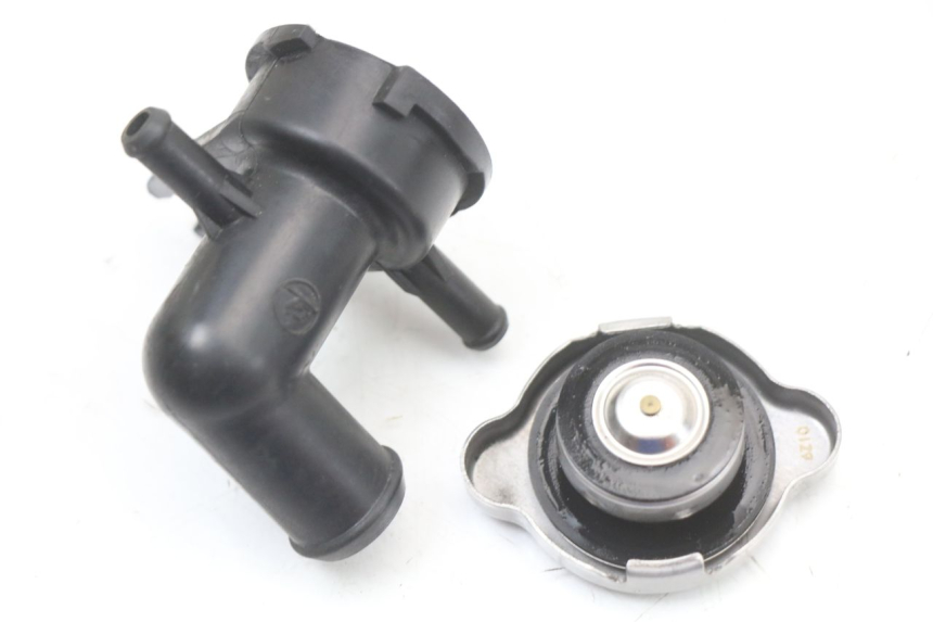 photo de KOREK CHŁODNICY HONDA FJS SILVER WING SILVERWING 400 (2005 - 2008) - Inny kąt widzenia