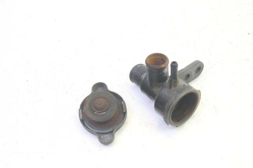 photo de KOREK CHŁODNICY KAWASAKI GPX R WARBIRD 600 (1988 - 1993) - Szczegół części