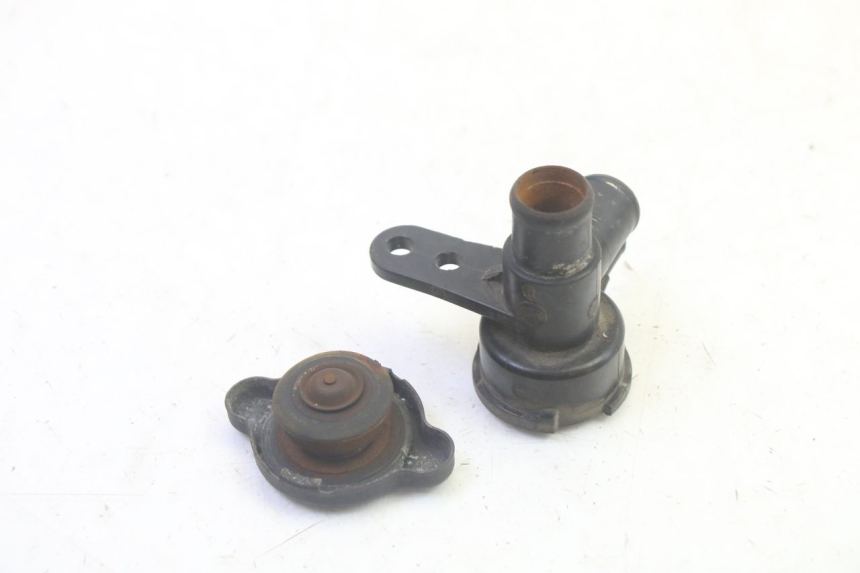 photo de KOREK CHŁODNICY KAWASAKI GPX R WARBIRD 600 (1988 - 1993) - Zoom stanu zużycia