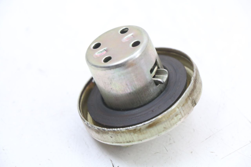 photo de KOREK ZBIORNIKA PALIWA JONWAY AZTRAL 125 (2008 - 2017) - Zoom stanu zużycia