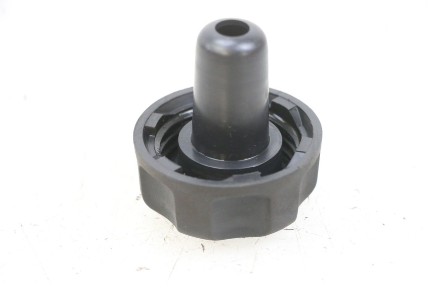 photo de KOREK ZBIORNIKA PALIWA YAMAHA BW'S EASY 50 (2013 - 2016) - Zoom stanu zużycia